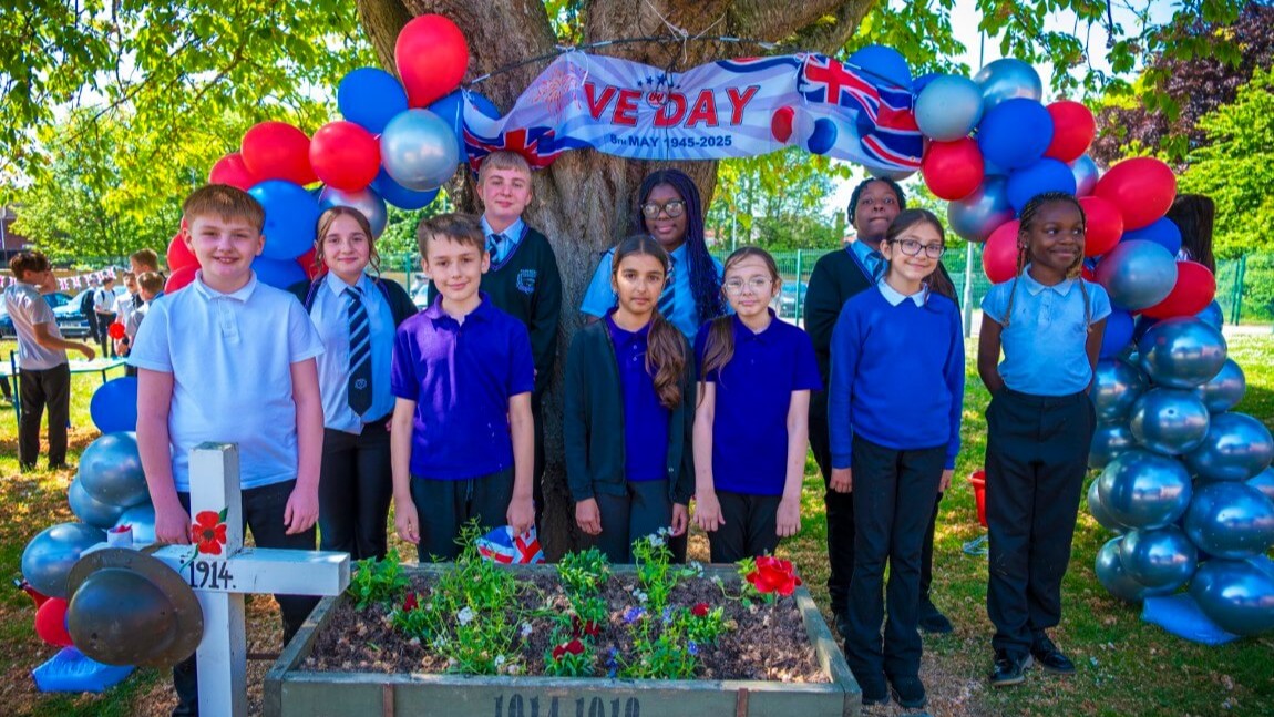 WPT Honours VE Day